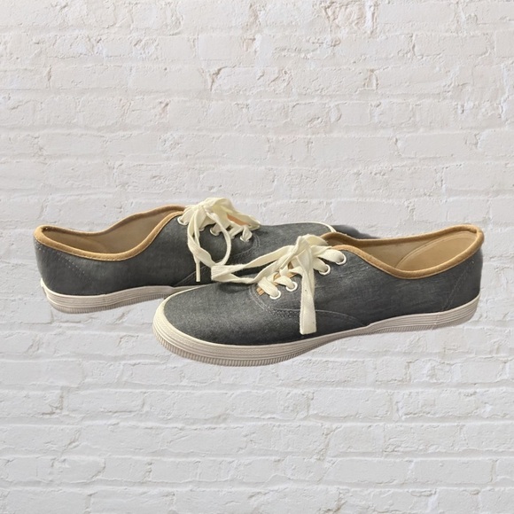 Airwalk flat laced sneakers - Picture 5 of 7